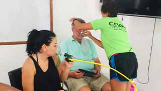 crystaldive.com-oxygen-provider-specialty-course-classroom-student-give-breath-o2