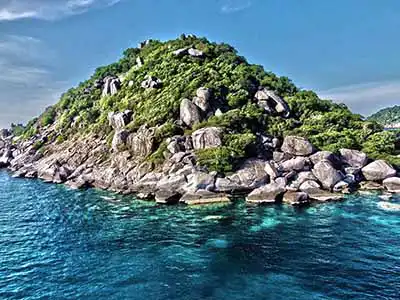 Koh Nang Yuan seen from Twins Dive Site Koh Tao