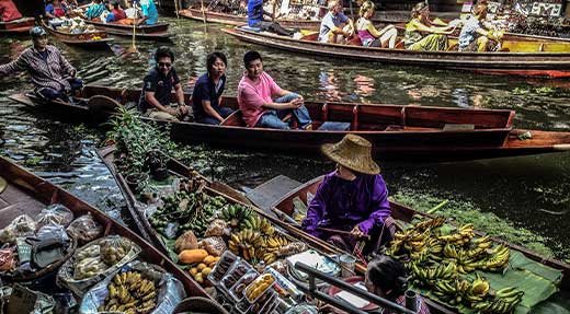 crystaldive.com-things-to-do-in-Thailand-floating-market Thailand