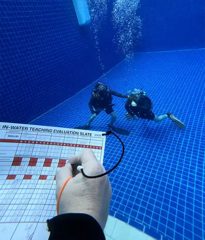 Confined-instructor-koh-tao-kohtaodiving.org -Instructor-Development-Course-Briefings