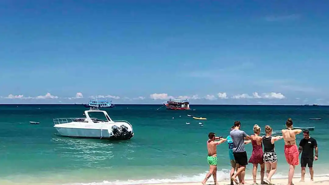 kohtaodiving.org-chronicles-advanced-open-water-navigation-on-beach Thailand