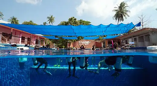 kohtaodiving.org-chronicles-discover-scuba-koh-tao-swimming-pool