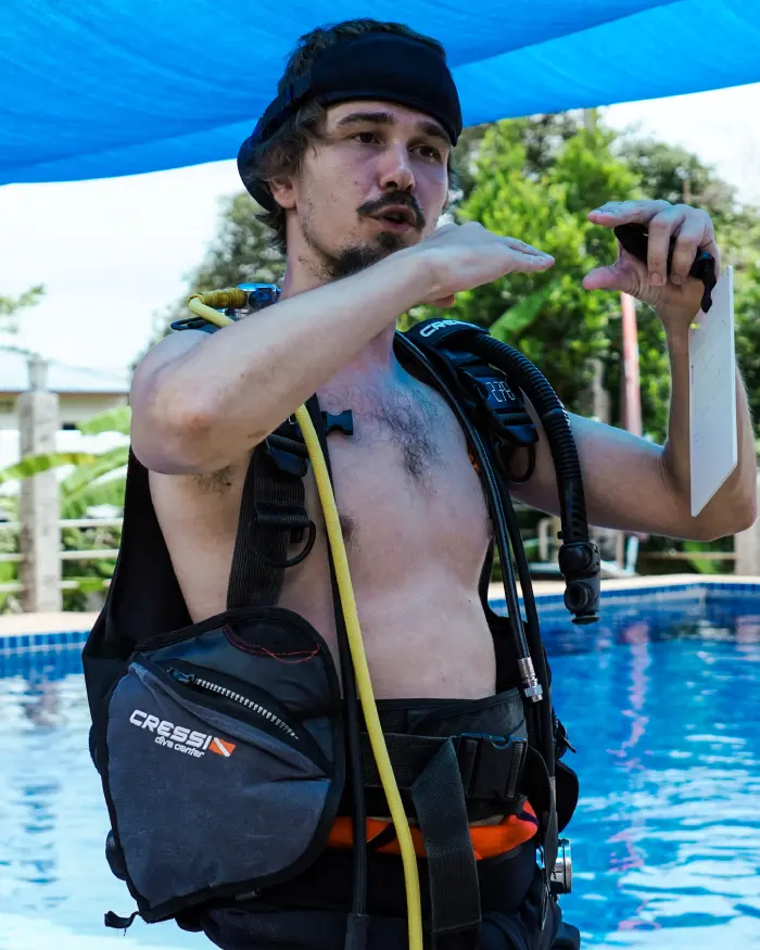 Dive instructor course Koh Tao candidate doing pool side presentation