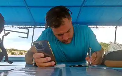 Scuba Diver writing SAC rate calculations
