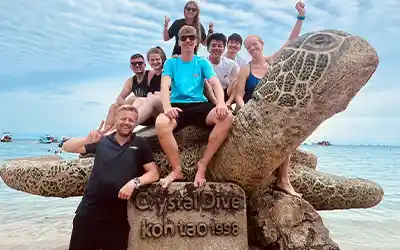 Divers on the Crystal Dive Turtle