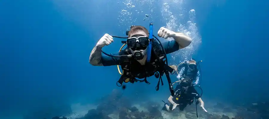 A diver having fun underwater as part of the SSI Advanced Specialty Diver