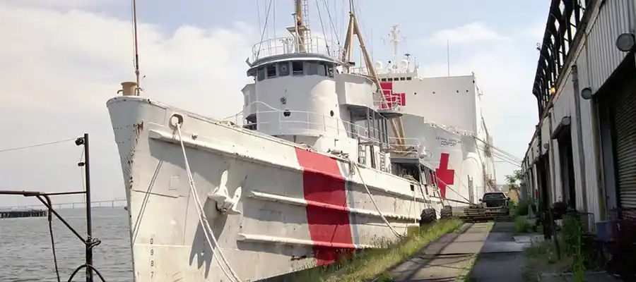 The port bow of the Tamaroa