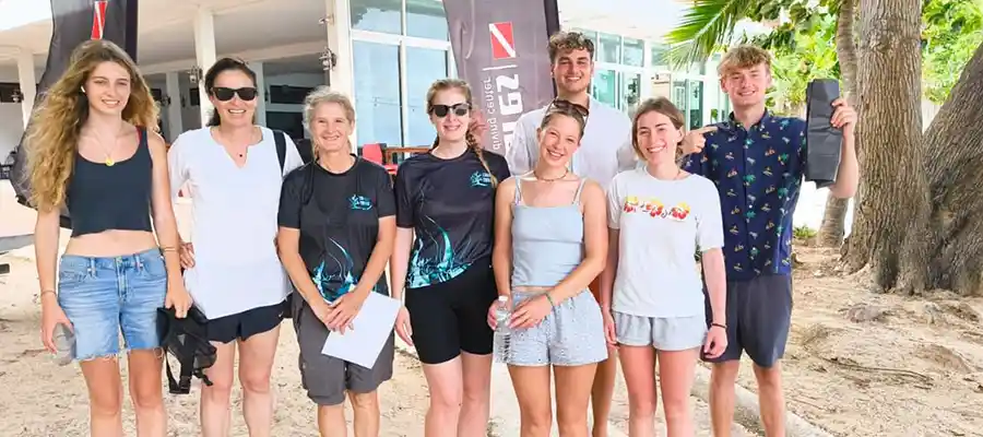 volunteering to stop ocean plastic pollution