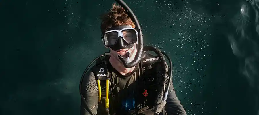 Diver completes course at Crystal Dive Koh Tao