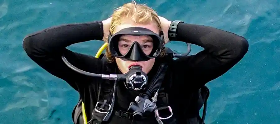 chronicles 10 things about scuba diving ocean Jump in to the ocean to scuba dive