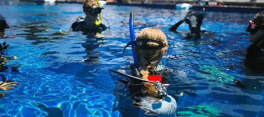 Beginner scuba dive courses